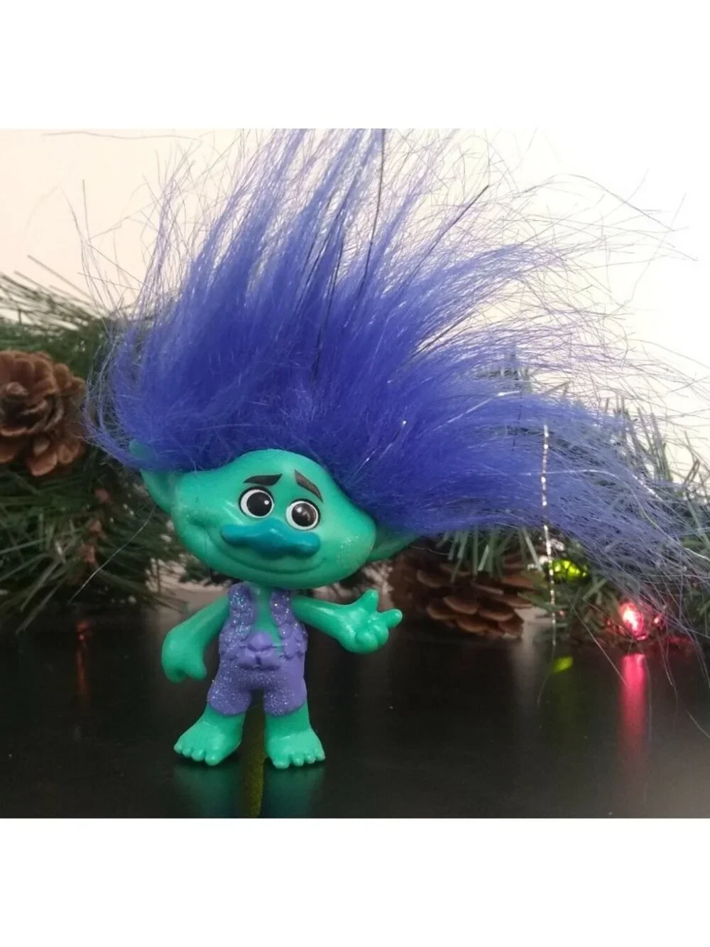 Hasbro DWA LLC Troll Green Glitter Blue Doll w/ Purple Outfit 4